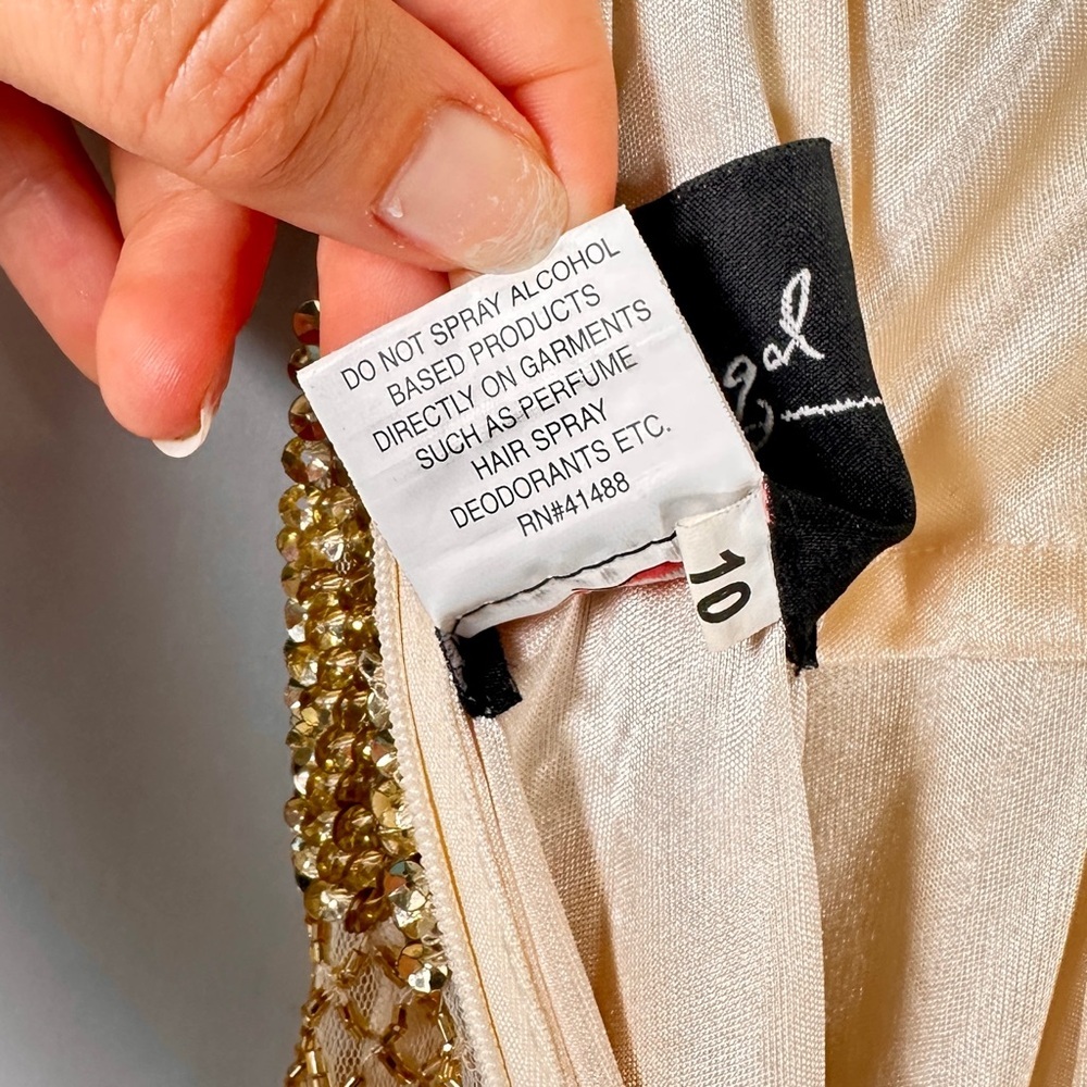 Mac Duggal Beaded V-Neck Evening Gown Gold Formal Gala Pageant Women's 10 - Picture 15 of 15